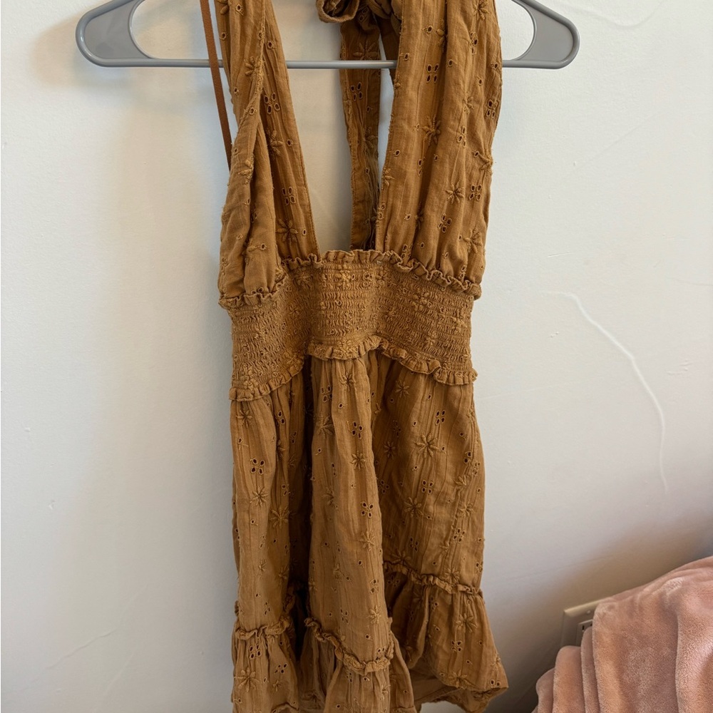 tan short flowy dress